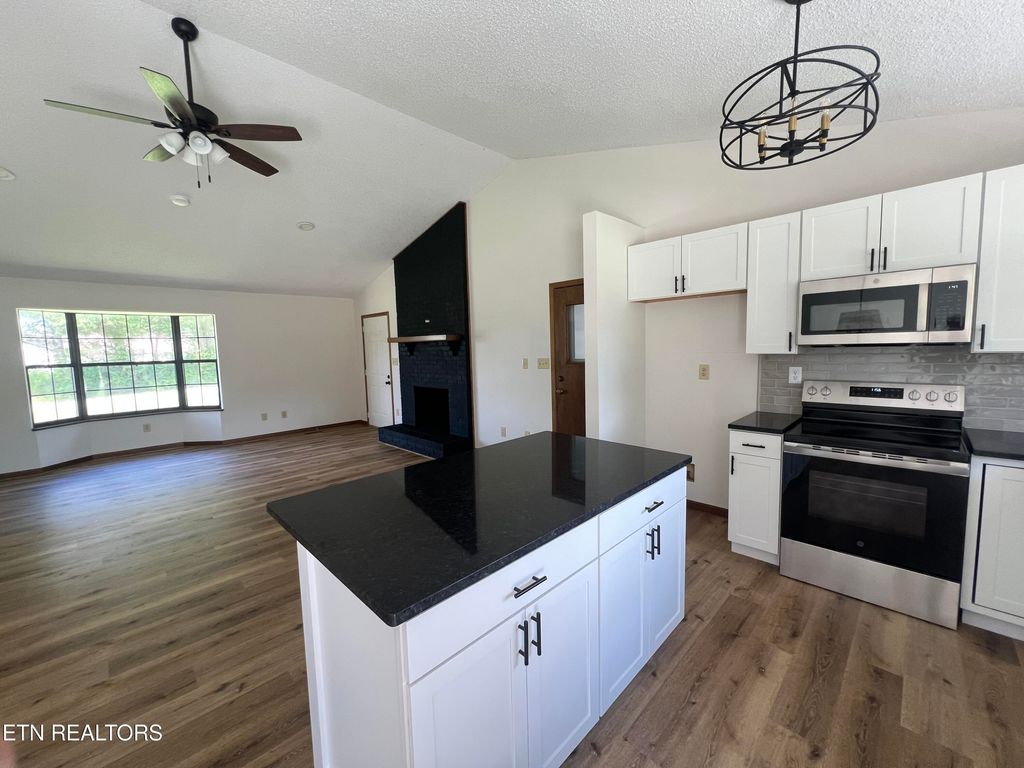 Photo of 1316 W Beaver Creek Drive, Powell, TN 37849 (MLS # 1313253)