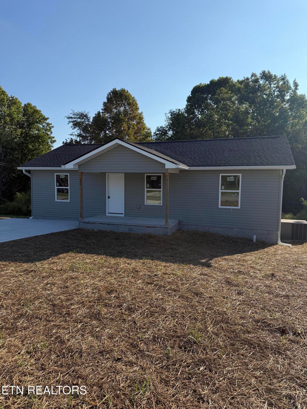 Photo of 450 Storie Ave, Crossville, TN 38555 (MLS # 1354806)