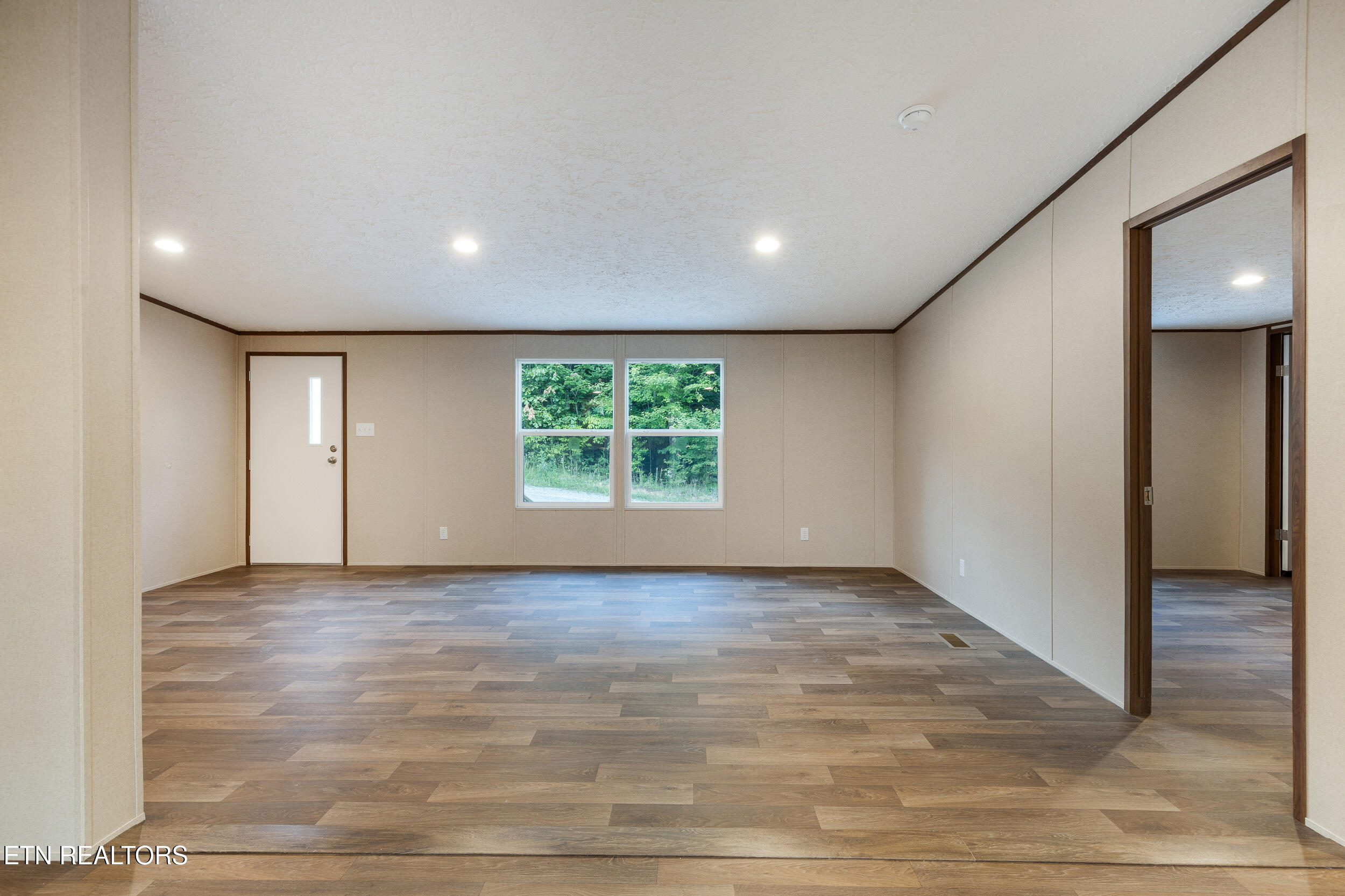1527 Black Oak Drive
