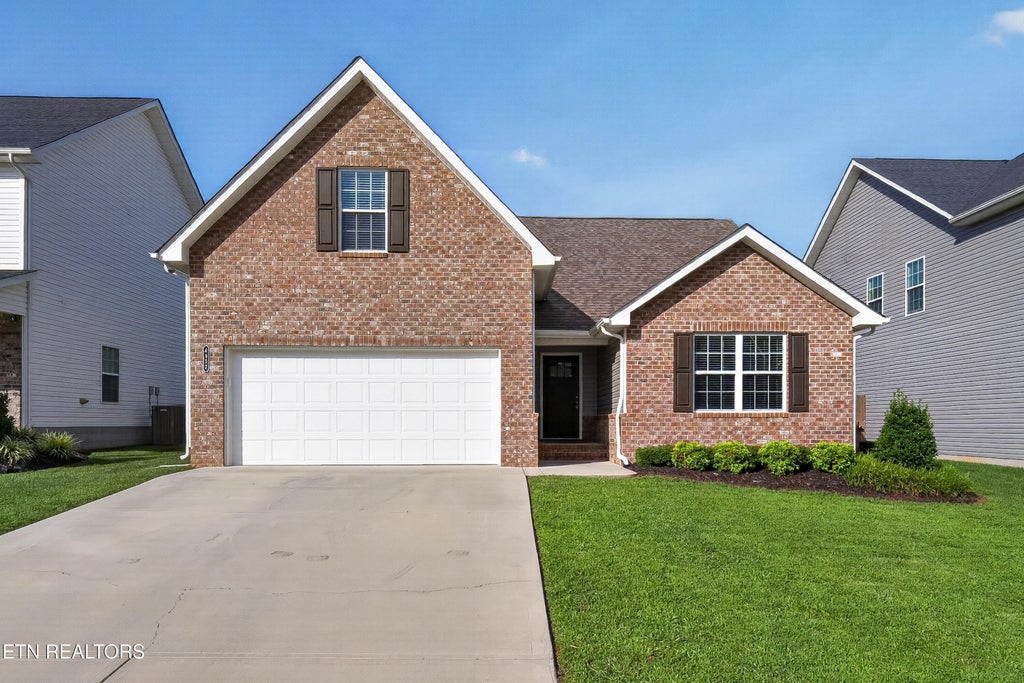 Photo of 4852 Stoneyhurst Lane, Knoxville, TN 37918 (MLS # 1352261)