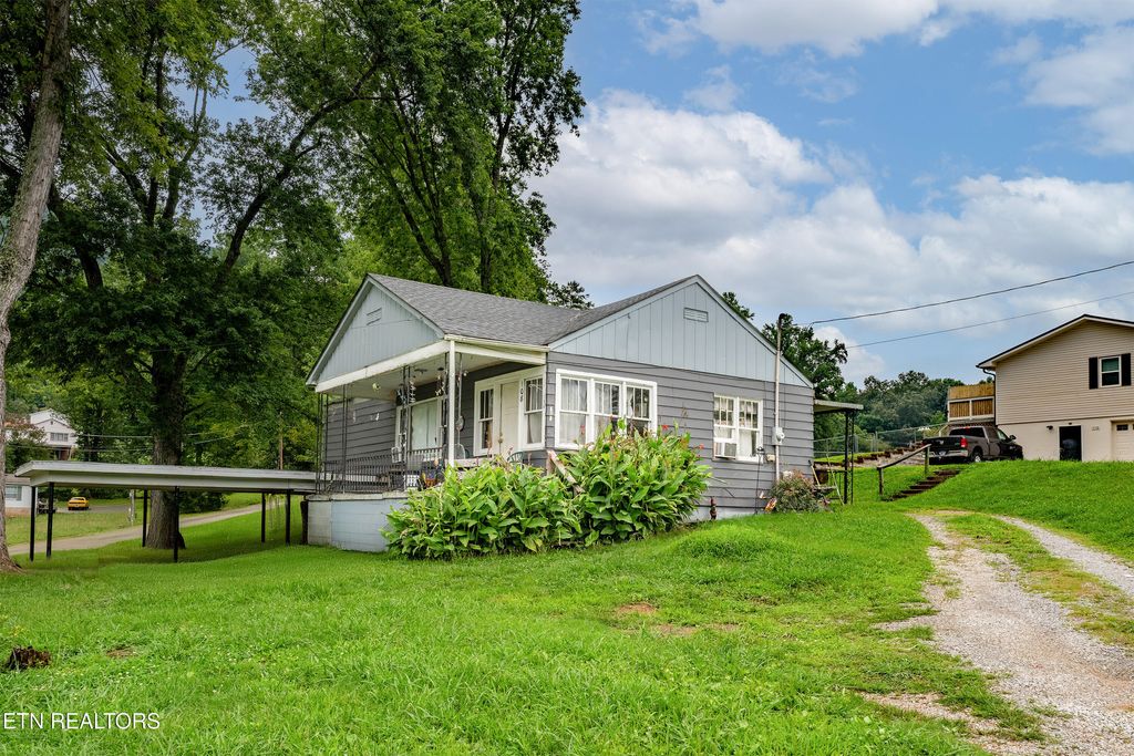 Photo of 108 Zeni Lane, Harriman, TN 37748 (MLS # 1321744)