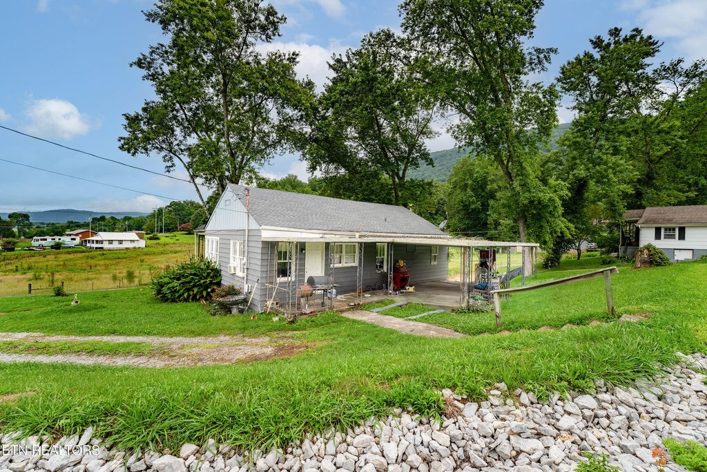Photo of 108 Zeni Lane, Harriman, TN 37748 (MLS # 1321744)
