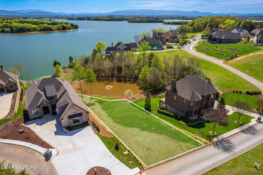 Photo of 101 Breakers Drive, Vonore, TN 37885 (MLS # 1339451)