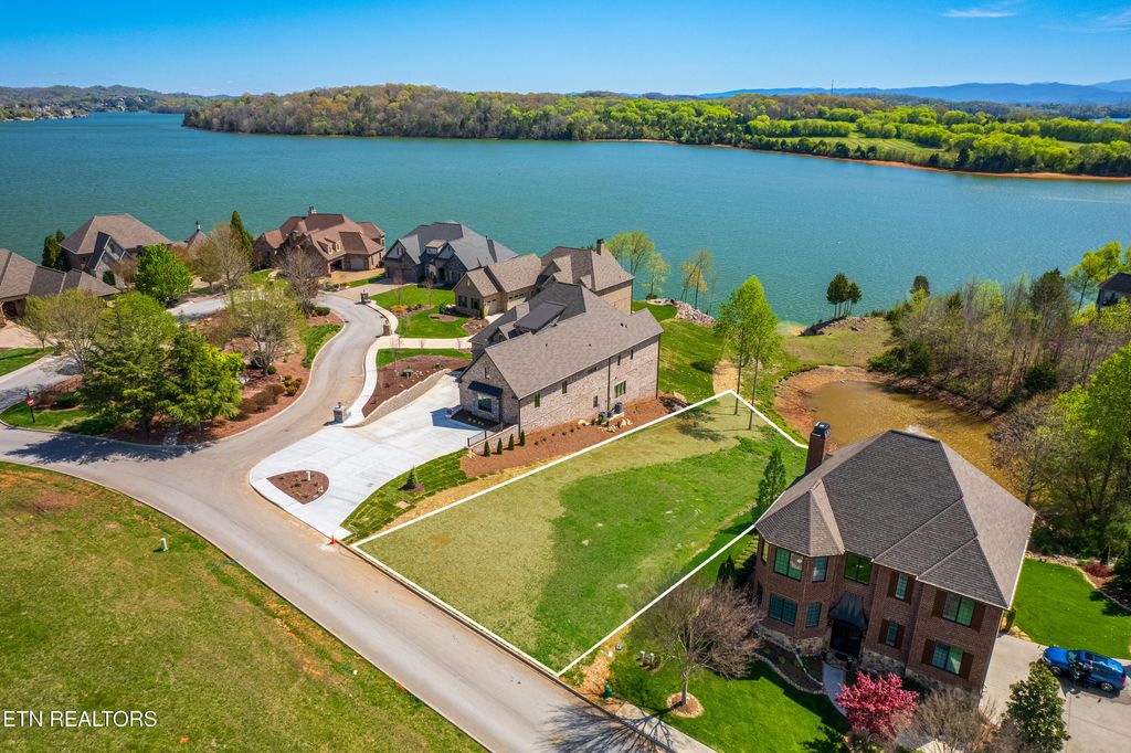 Photo of 101 Breakers Drive, Vonore, TN 37885 (MLS # 1339451)