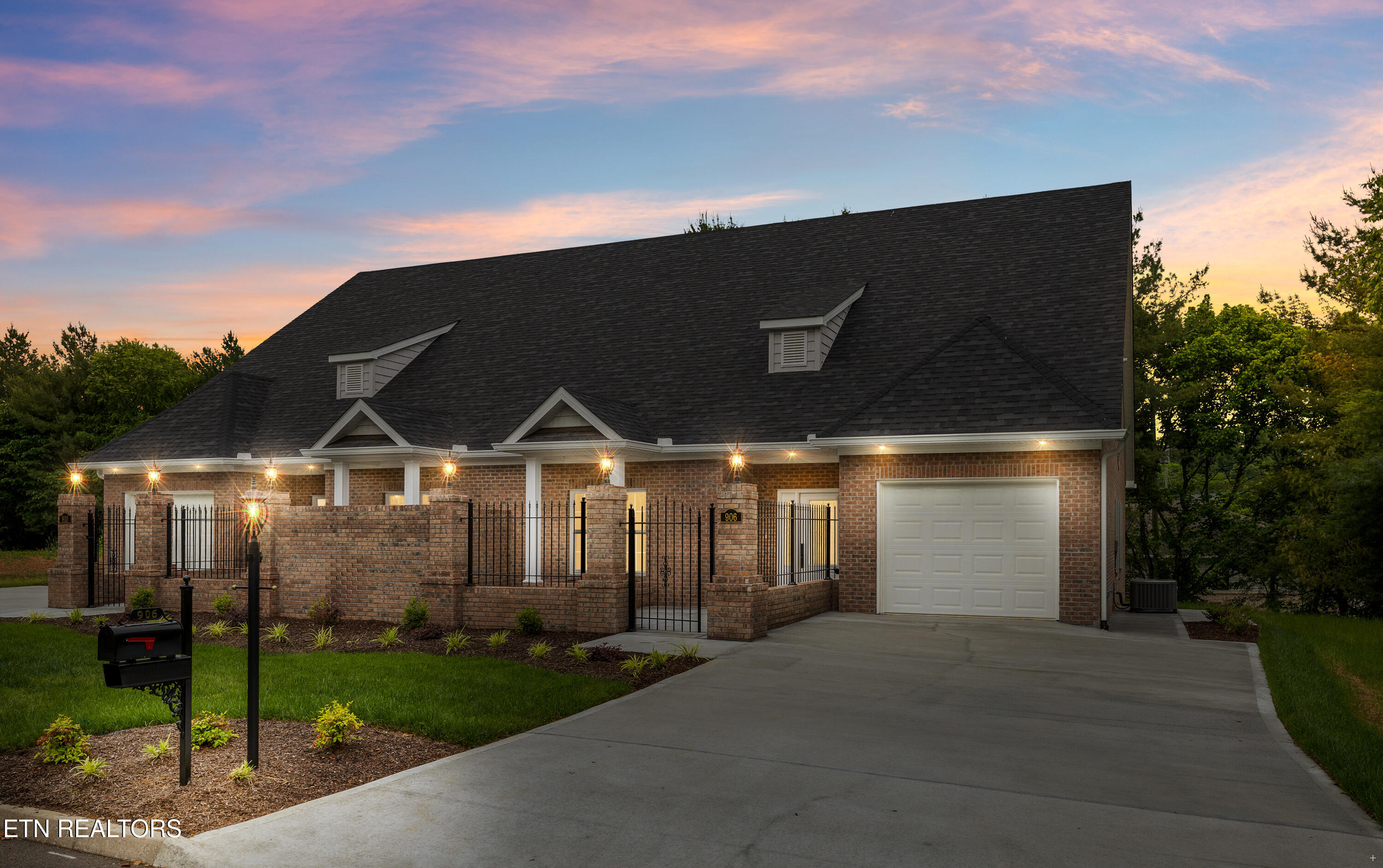 906 Fine Glen Drive