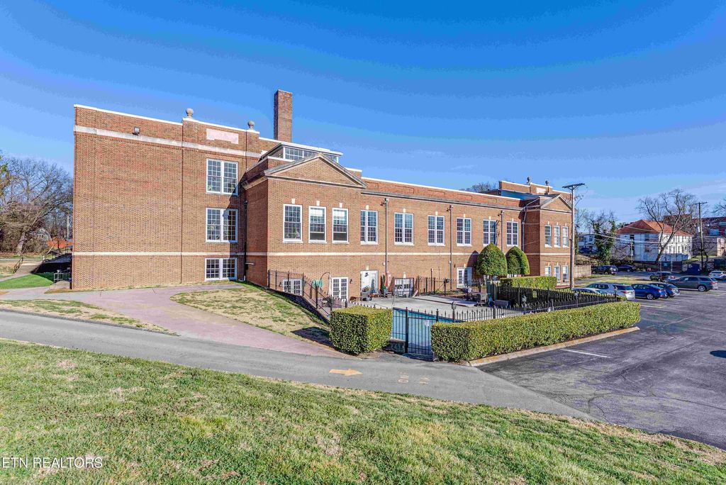 Photo of 523 N Bertrand St #108, Knoxville, TN 37917 (MLS # 1330334)