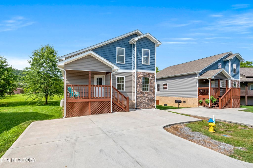 Photo of 2046 Slippery Rock Circle, Sevierville, TN 37862 (MLS # 1325861)