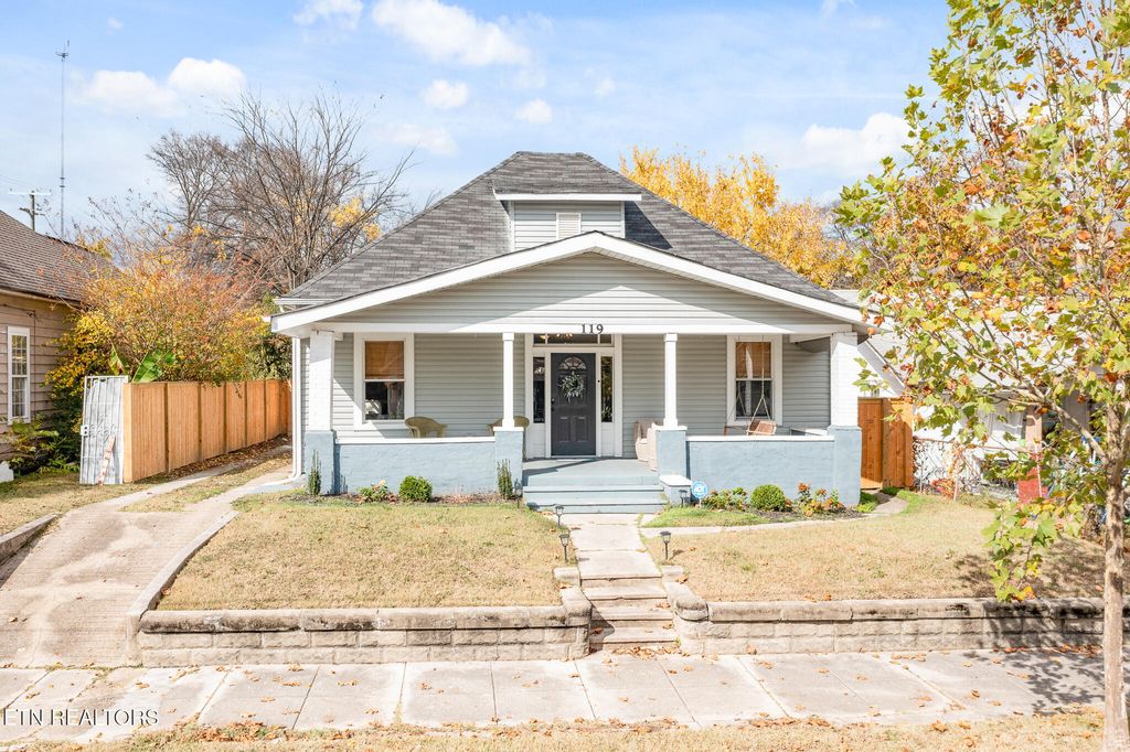Photo of 119 E Caldwell Ave, Knoxville, TN 37917 (MLS # 1331400)