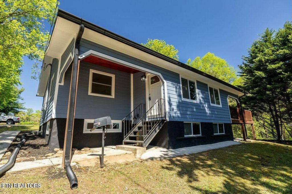 Photo of 516 Delaware Ave, Oak Ridge, TN 37830 (MLS # 1310804)