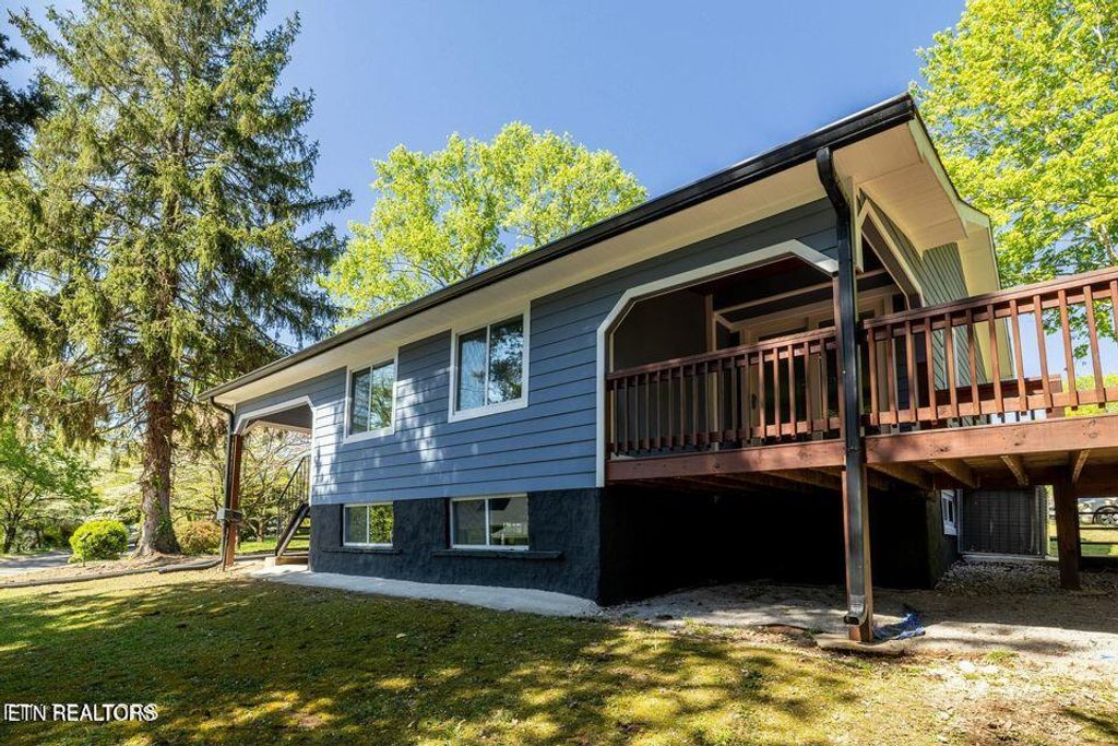 Photo of 516 Delaware Ave, Oak Ridge, TN 37830 (MLS # 1310804)