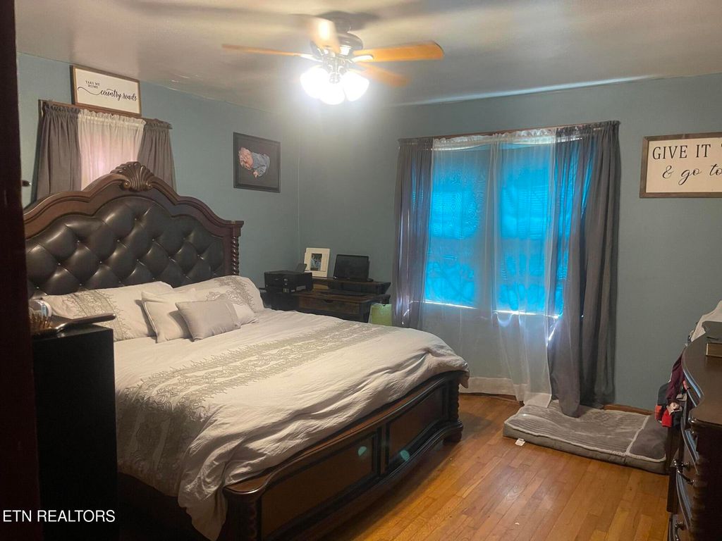 Photo of 189 Bacon St, Jellico, TN 37762 (MLS # 1308299)