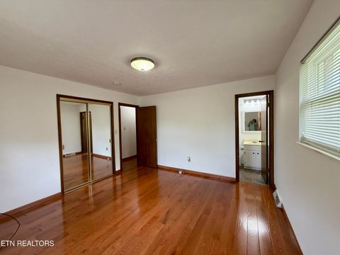 Tiny photo for 302 S Apache Rd, Clinton, TN 37716 (MLS # 1334788)