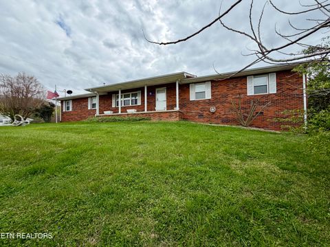 Photo of 302 S Apache Rd, Clinton, TN 37716 (MLS # 1334788)