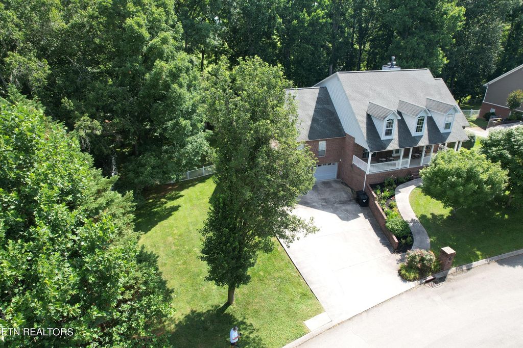 Photo of 2502 Whisper Creek Drive, Friendsville, TN 37737 (MLS # 1267729)