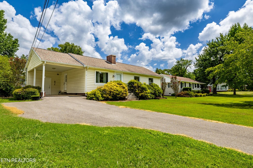 Photo of 1218 Redwood Ave, Maryville, TN 37803 (MLS # 1349067)
