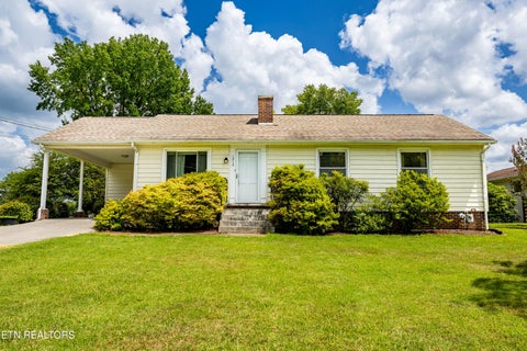 Photo of 1218 Redwood Ave, Maryville, TN 37803 (MLS # 1349067)