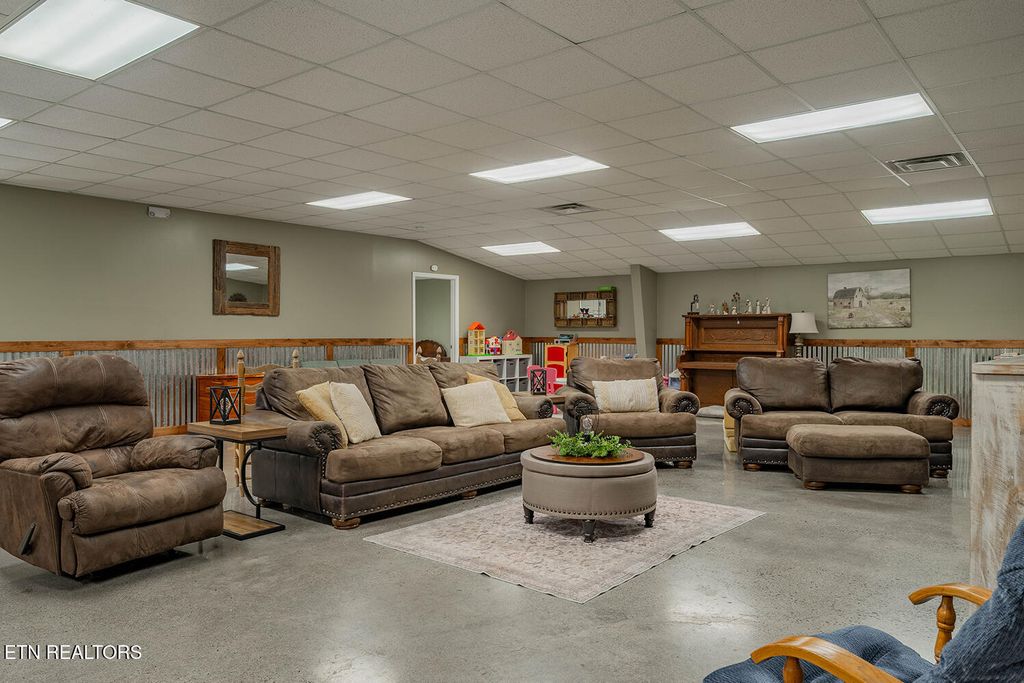 Photo of 5112 Knoxville Hwy, Oliver Springs, TN 37840 (MLS # 1348831)
