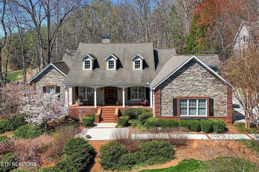 Photo of 190 Lake Crest Drive, Lenoir City, TN 37772 (MLS # 1324855)