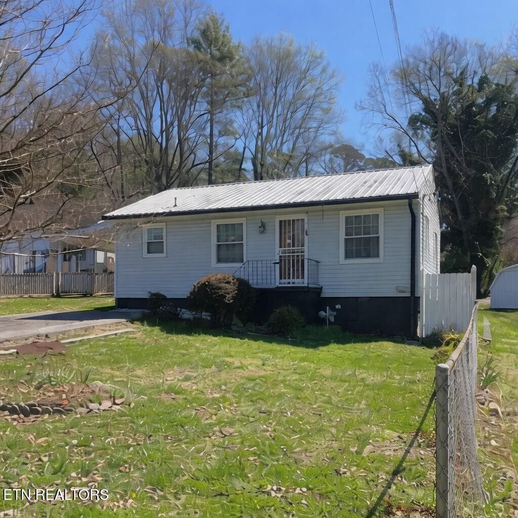 Photo of 2606 Belvedere Ave, Knoxville, TN 37920 (MLS # 1333389)