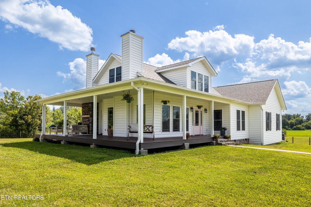 Photo of 816 Country Lane, Walland, TN 37886 (MLS # 1266169)