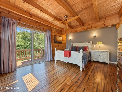 Tiny photo for 920 W Cedar Lane, Gatlinburg, TN 37738 (MLS # 1357567)