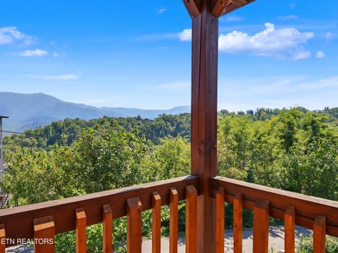 Tiny photo for 920 W Cedar Lane, Gatlinburg, TN 37738 (MLS # 1357567)