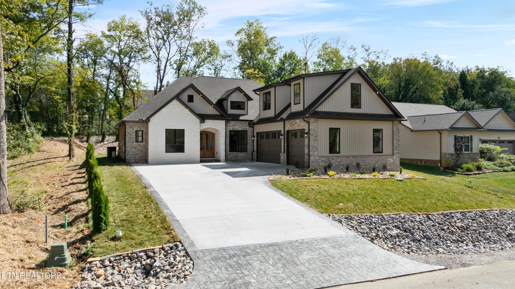 Photo of 212 Chatuga Way, Loudon, TN 37774 (MLS # 1357961)