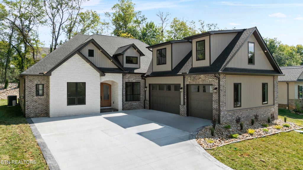 Photo of 212 Chatuga Way, Loudon, TN 37774 (MLS # 1357961)