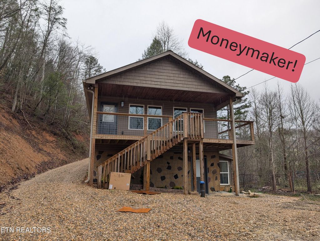 Photo of 2912 Kettle Creek Way, Sevierville, TN 37876 (MLS # 1332123)