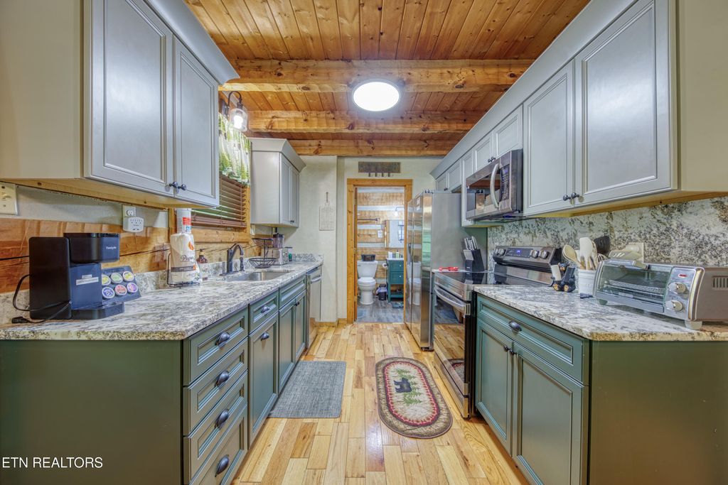 Photo of 410 Sassafras Tr, Sevierville, TN 37876 (MLS # 1322510)