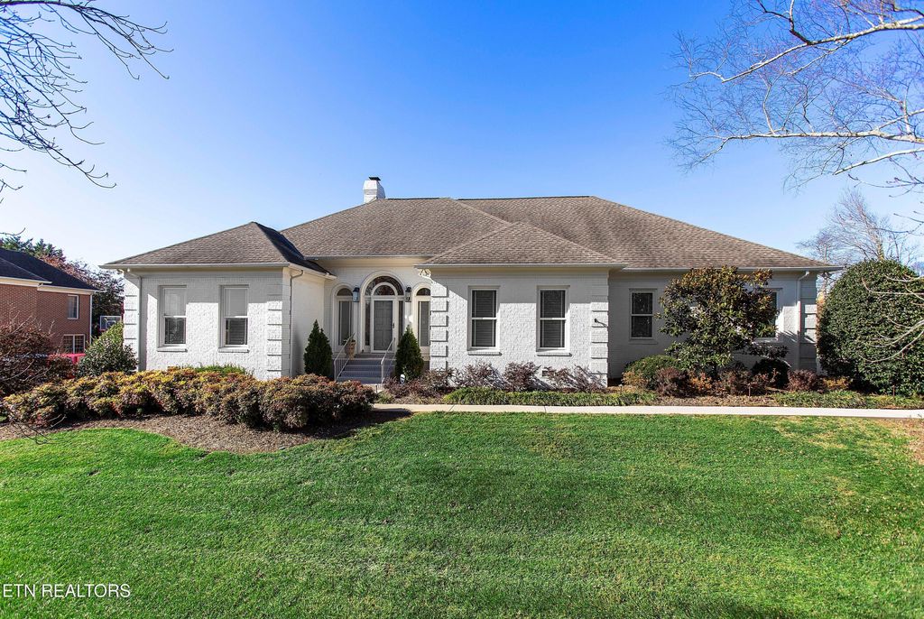 Photo of 8829 Rosemont Blvd, Knoxville, TN 37923 (MLS # 1321879)