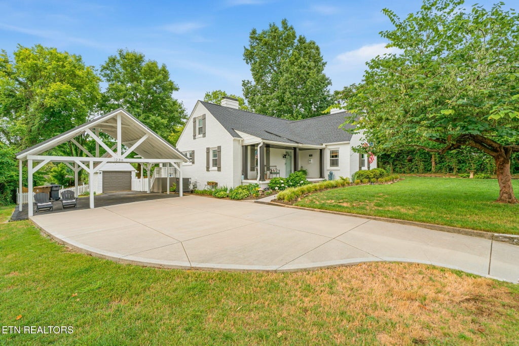 Photo of 236 Hillcrest Drive, Knoxville, TN 37918 (MLS # 1354337)