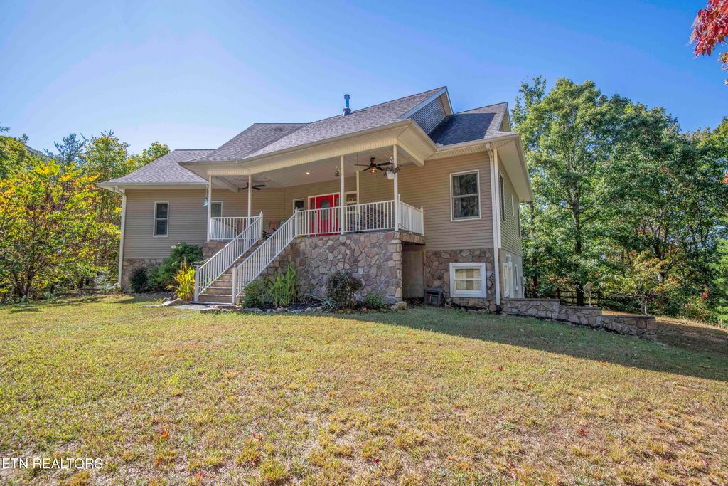 Photo of 3814 Chilhowee Tr, Maryville, TN 37803 (MLS # 1319588)