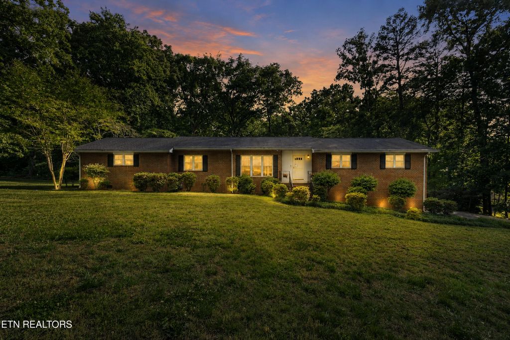 Photo of 114 County Road 575, Englewood, TN 37329 (MLS # 1338162)