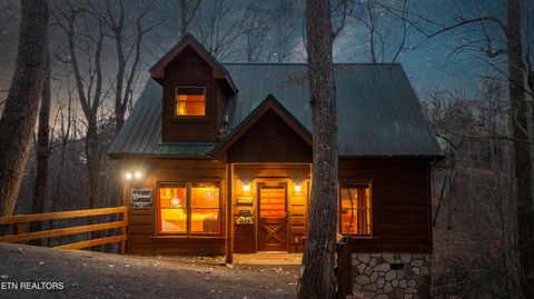 Photo of 2457 N School House Gap Rd, Sevierville, TN 37876 (MLS # 1348332)