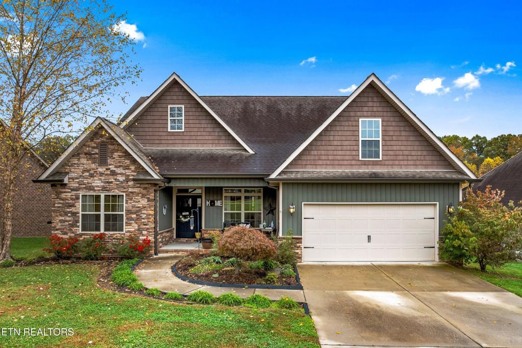 Photo of 643 Carrington Blvd, Lenoir City, TN 37771 (MLS # 1282554)