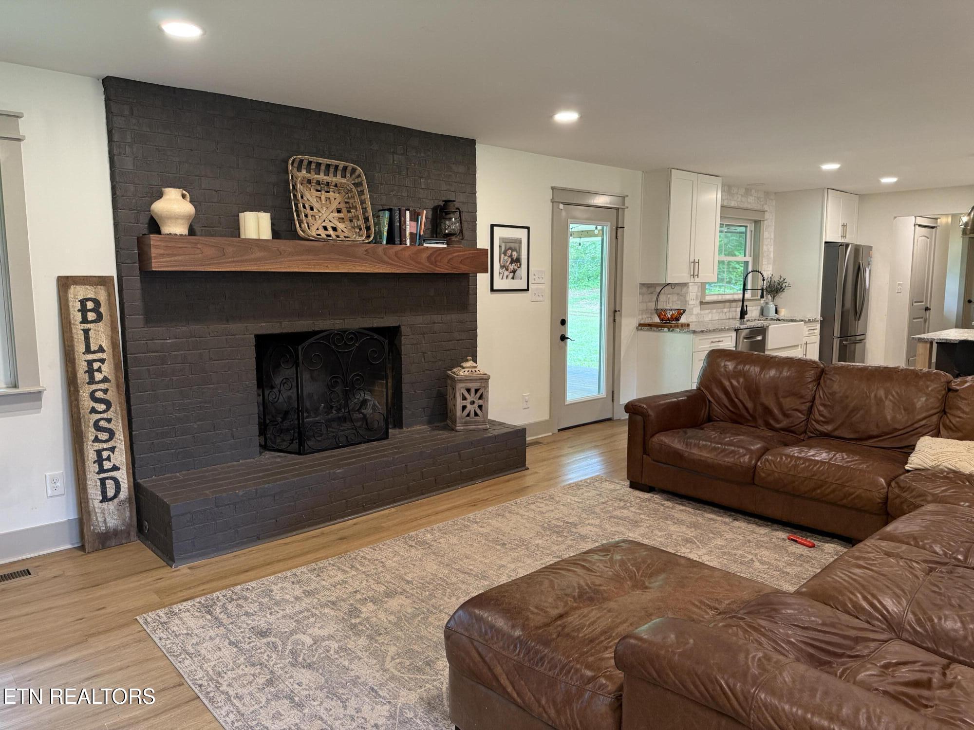 809 Woodbrier Rd