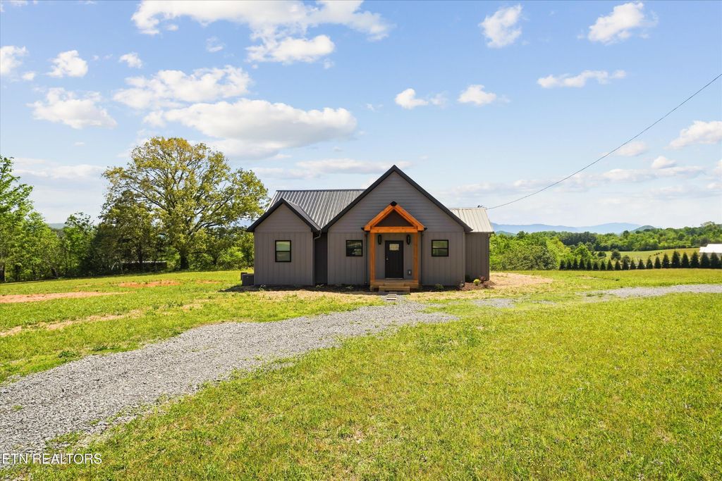 Photo of 141 Robert Lee Drive, Newport, TN 37821 (MLS # 1322642)
