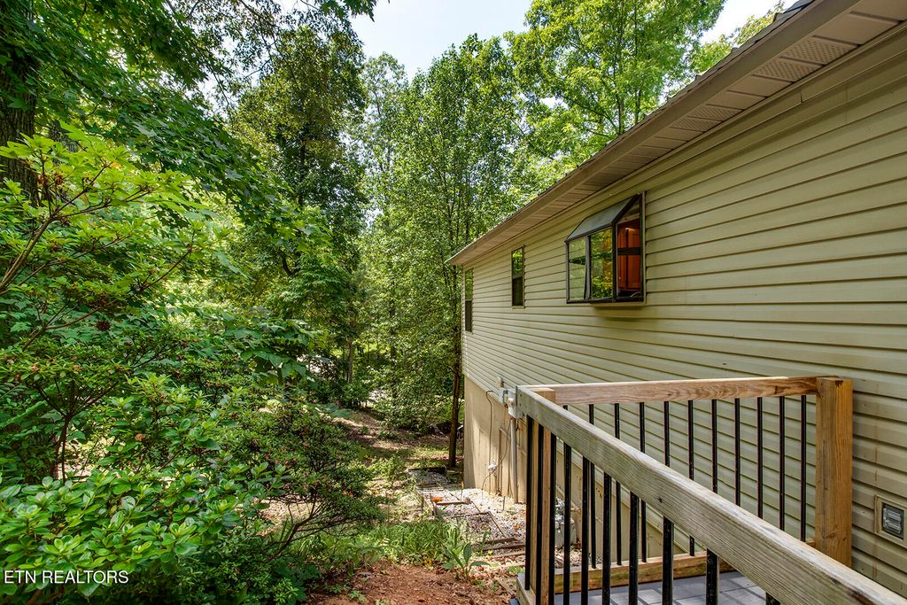 Photo of 454 Davis Drive, Kingston, TN 37763 (MLS # 1306656)