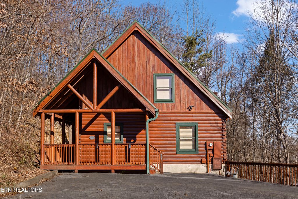 Photo of 701 Ridgewood Way, Pigeon Forge, TN 37863 (MLS # 1287771)