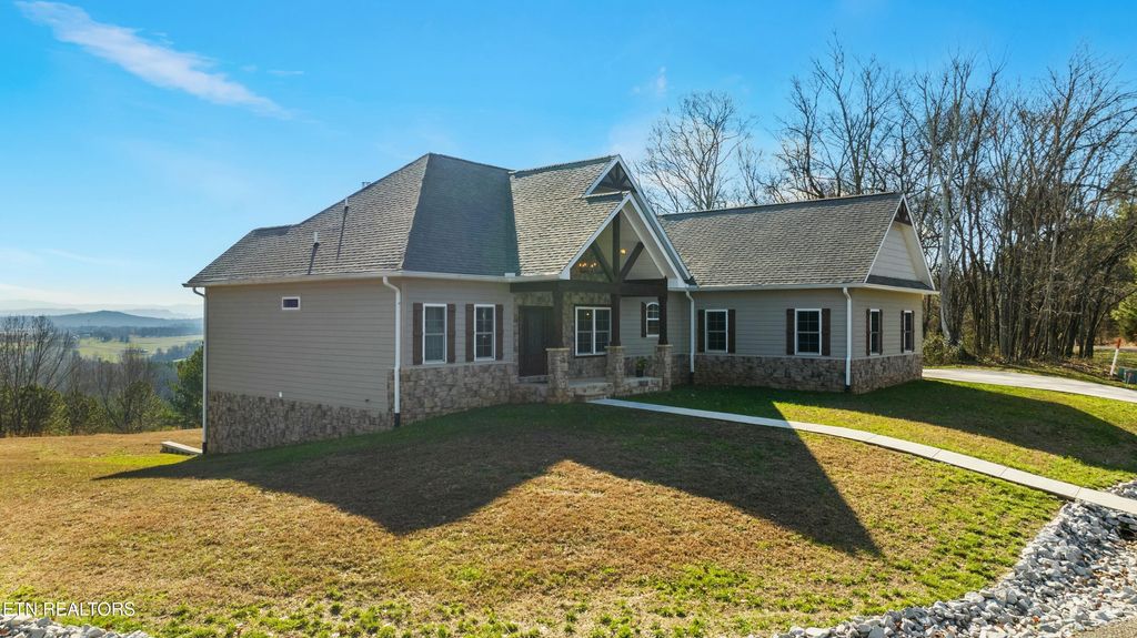 Photo of 312 Overlook Way, Vonore, TN 37885 (MLS # 1286164)