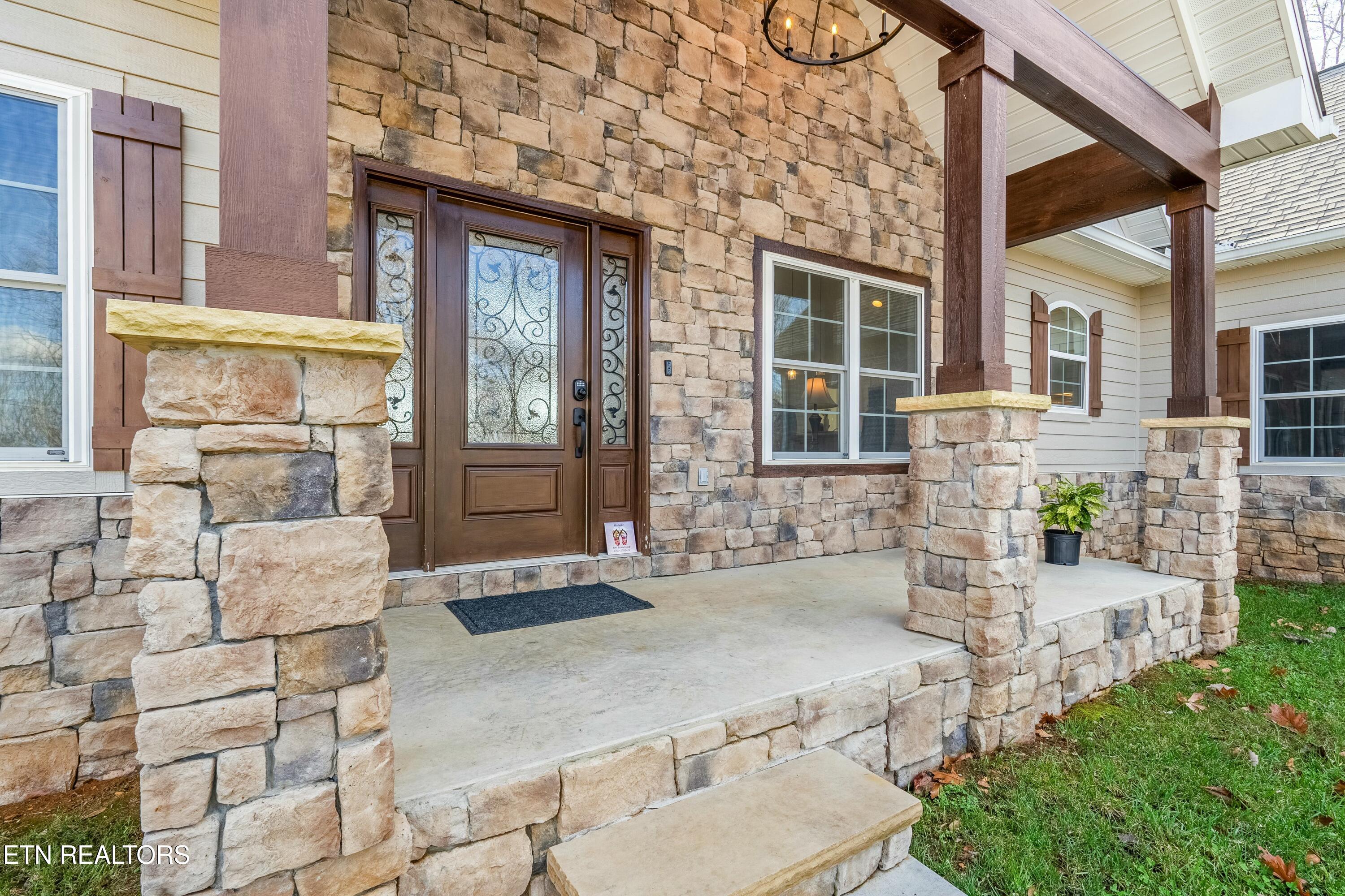 312 Overlook Way
