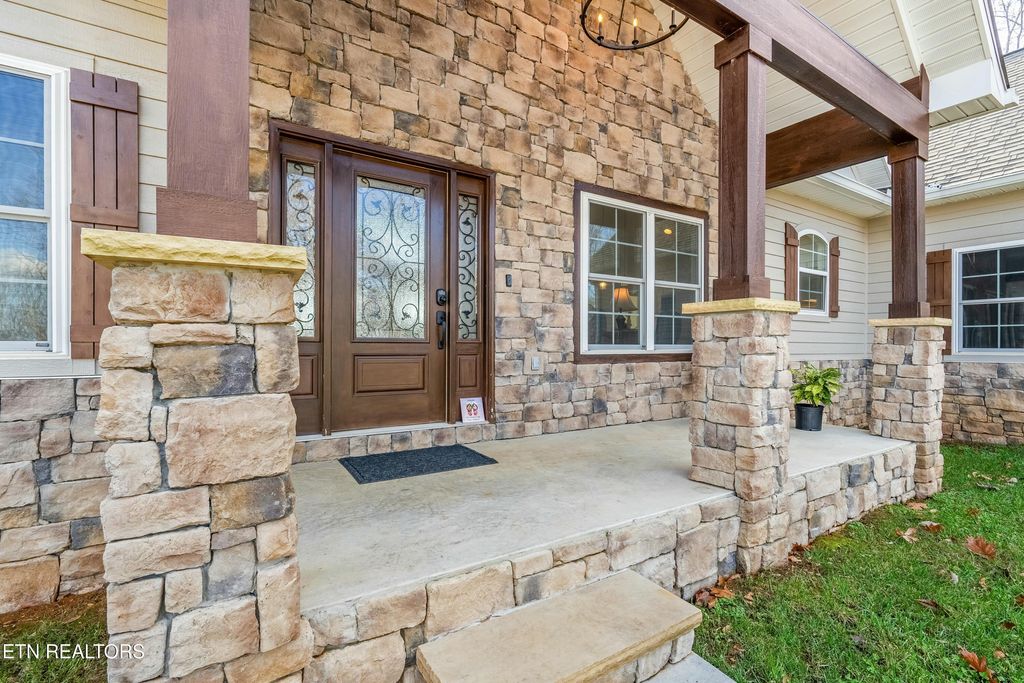 Photo of 312 Overlook Way, Vonore, TN 37885 (MLS # 1286164)