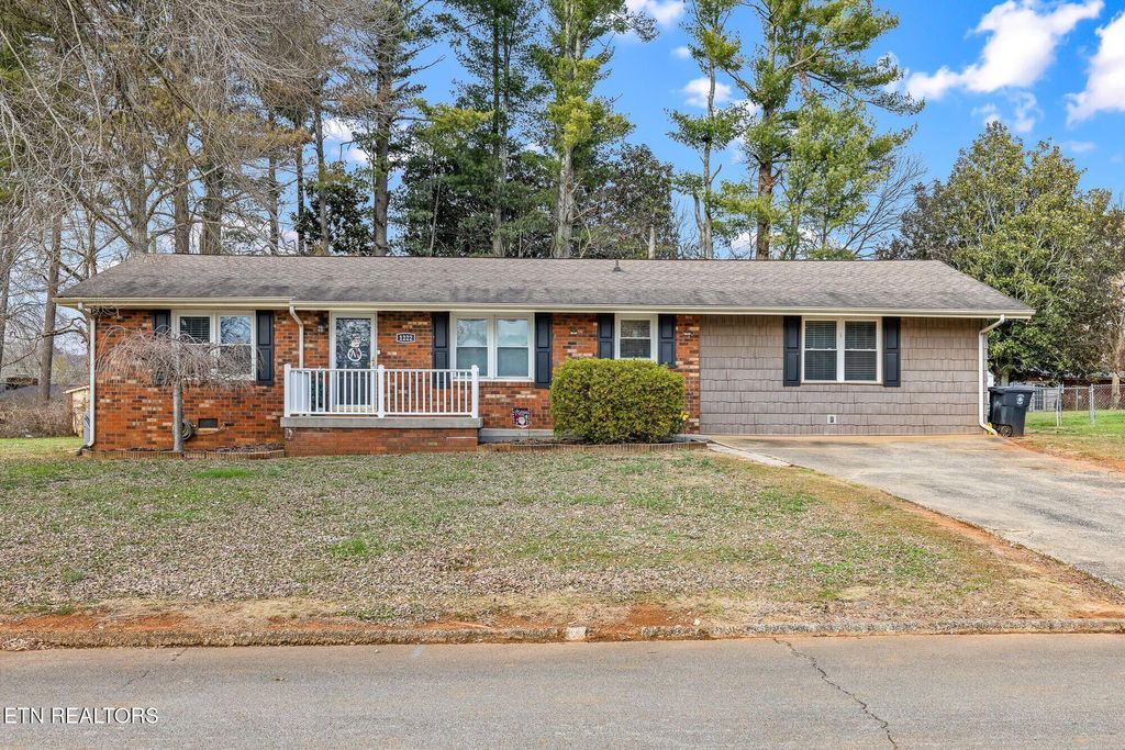 Photo of 1222 Miami St, Athens, TN 37303 (MLS # 1327086)