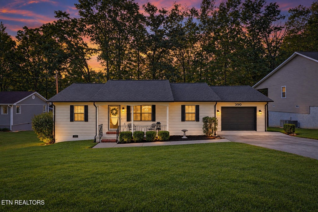 Photo of 350 Lakeview Drive, Fairfield Glade, TN 38558 (MLS # 1355315)