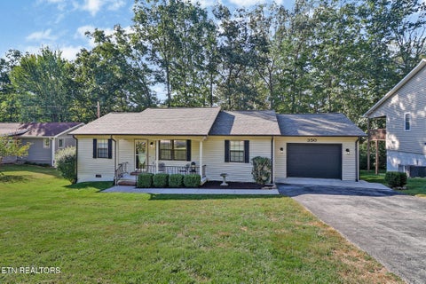 Photo of 350 Lakeview Drive, Fairfield Glade, TN 38558 (MLS # 1355315)