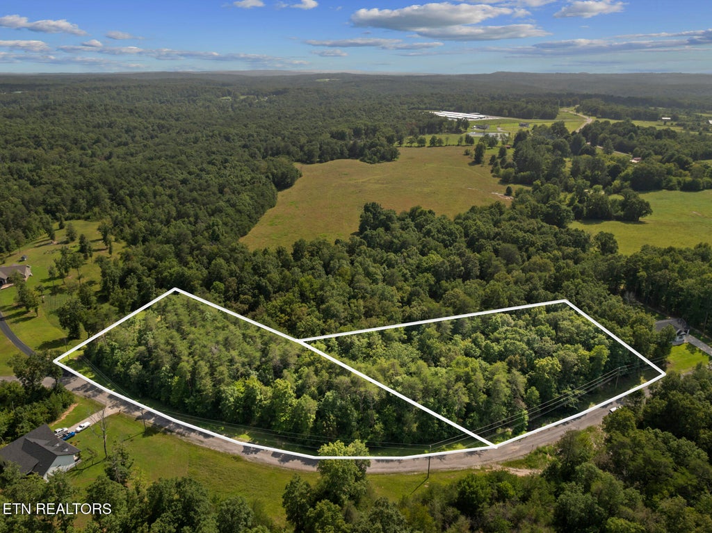 Photo of 345 Perry Creek Drive, Crossville, TN 38572 (MLS # 1352078)