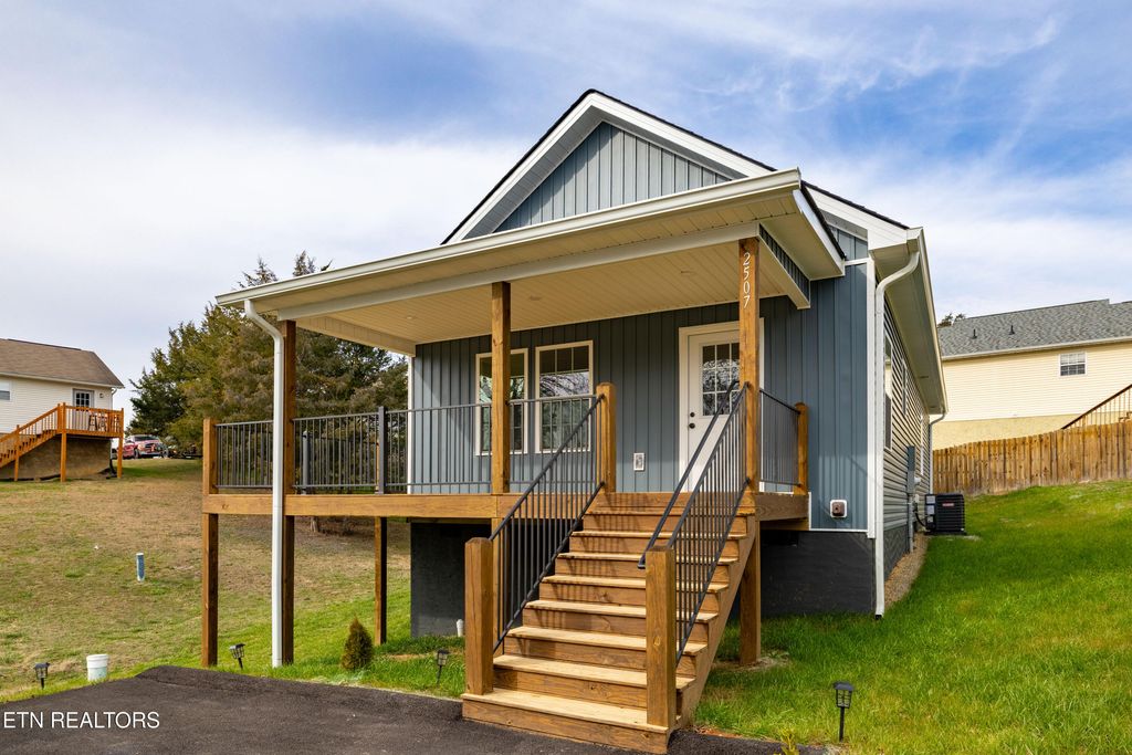 Photo of 2507 Grotto Lane, Sevierville, TN 37876 (MLS # 1325983)