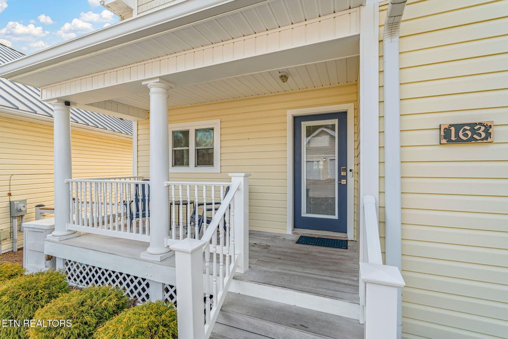 Photo of 163 N Deer Village Lane, LaFollette, TN 37766 (MLS # 1330387)