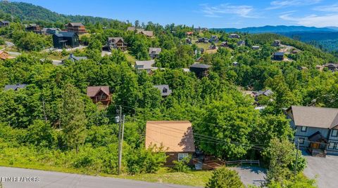 Tiny photo for 625628 Pinecrest Drive, Gatlinburg, TN 37738 (MLS # 1340931)